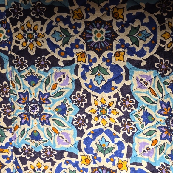 Vera Bradley Hanging Organizer in LISBON MEDALLION pattern - Picture 4 of 8